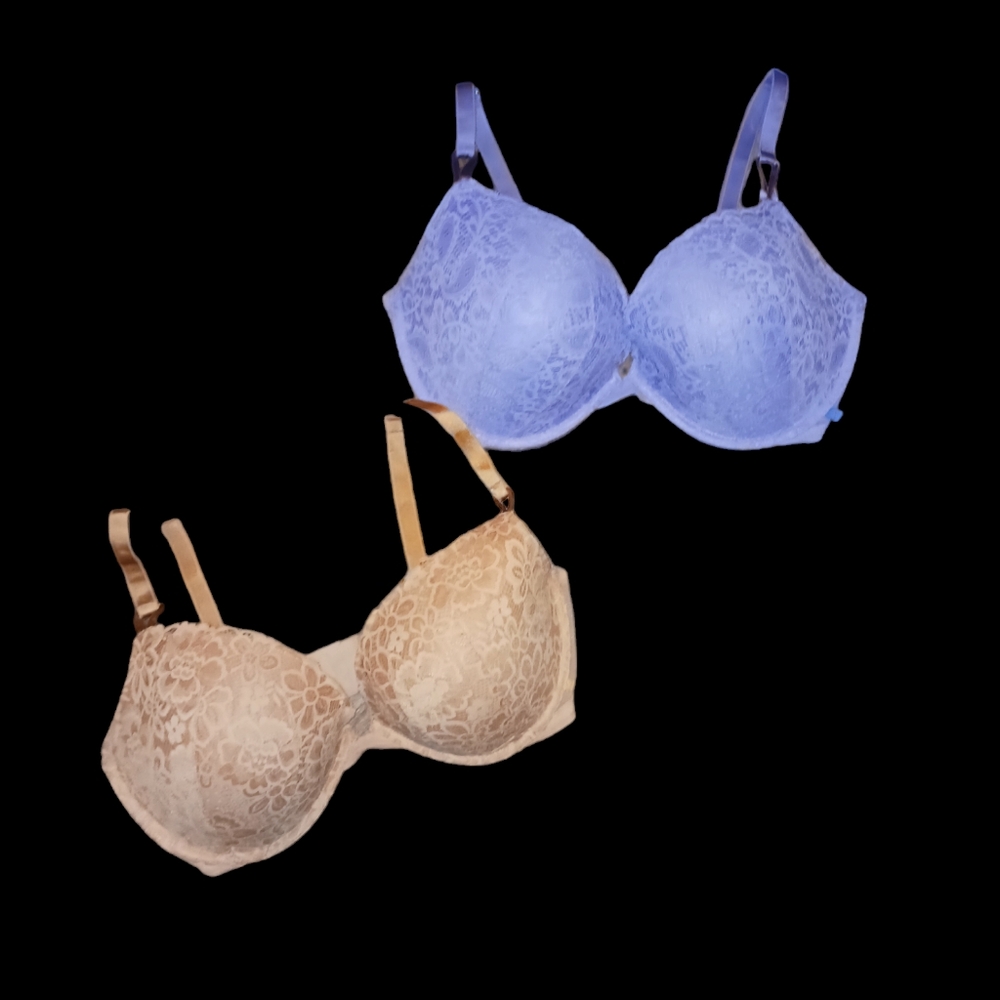 2 Victoria secret bras